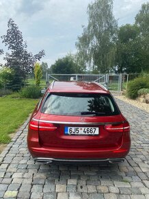Mercedes Benz E200 - 3