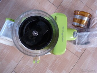 Odšťavňovač/lis na ovoce concept juicer - 3
