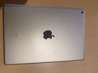 iPad 7. generace Wi-fi, 32GB top stav - 3
