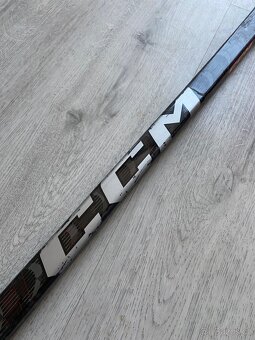 Opravená hokejka CCM Jetspeed FT5 P28 75flex ZÁRUKA - 3