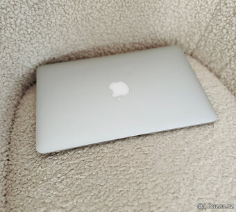MacBook Air 11'' i5 / 4GB / 256GB SSD - 3