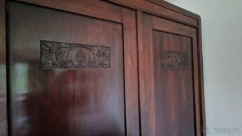 Starožitná skříň po renovaci - 3