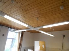 KANCELÁŘSKÉ ZÁŘIVKY NASTAVITELNÉ - 3