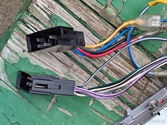 PRODÁM AUTORADIO SONY MODEL NO. CDX - S2220 - 3