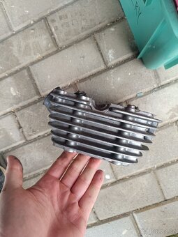 Hlava Suzuki VX 800 - 3