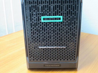 prodám server HP Hewlett-Packard - 3