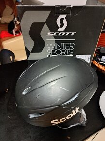 SCOTT LYŘAŘSKÁ HELMA M 53 - 56,5 ČERNÁ - 3