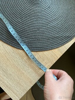 Jídelní stul a dvě židle - 3