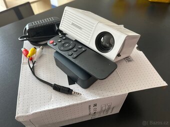 mini projektor s displejem o velikosti 80 palcú - 3