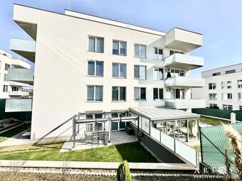 Prodej bytu 3+kk s velkou předzahrádkou, parkovacím stáním,  - 3