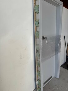 Interierove dvere SOLODOOR 70L sede vcetne zamku a kliky - 3