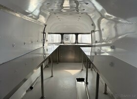 3.8m Nový FoodTruck - pojízdná prodejna - přívěs - bar - 3