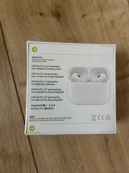 Apple Airpods w magsafe charging case - 3