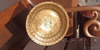 Kořistní mosazný ručně tepaný talíř z 2sv. války, TOP - 3