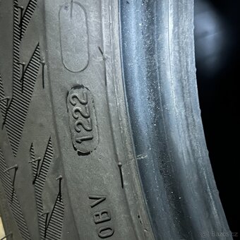 Zimní pneu 235/50 R18 101V Nokian 6mm - 3