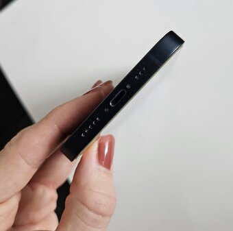 Apple iPhone 13 128GB inkoustově temný - 3