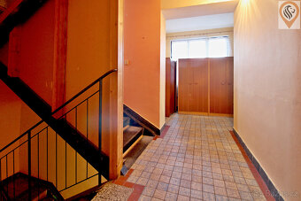 Prostorný rodinný dům se dvěma bytovými jednotkami, velkou z - 3