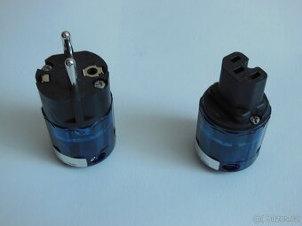 Prodám napájecí konektory OYAIDE - 3