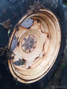 Zetor zadní kola 16,9-30 - 3