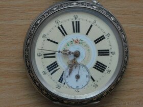 Historické starožitné celostříbrné kapesní hodinky s řezaným - 3