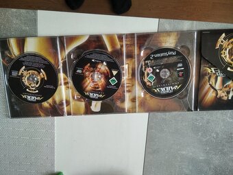 Tomb Raider anniversary collector edition - 3