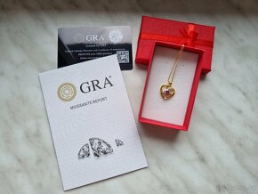 Zlatý náhrdelník ve tvaru srdce s růžovým moissanitem 1ct - 3