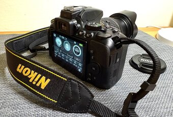 Sada Nikon D5600 + objektiv 18-55 a rozsáhlé příslušenství - 3