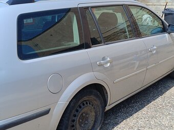 Ford Mondeo kombi r.01 1.8 Díly - 3