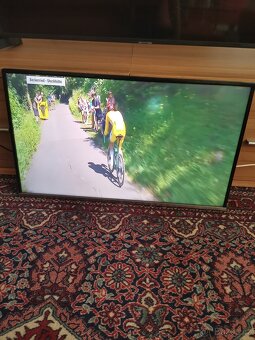 SAMSUNG 82CM - 3