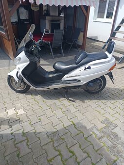 Skútr Suzuki Burgman 250 - 3