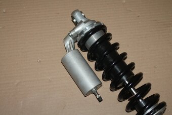 Penta Torete 125 zadní tlumič - 3