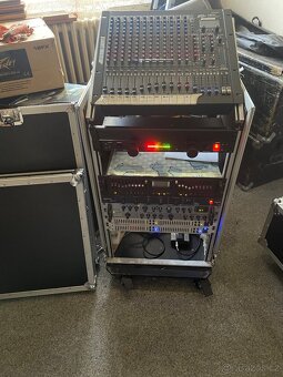 Prodám profi efektový rack s několika přístroji - 3