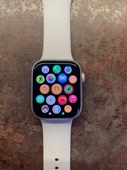 Apple Watch 8 45mm GPS - 3