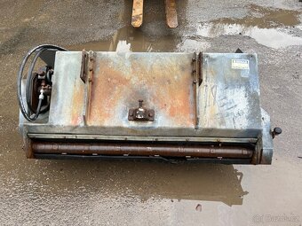 Sypač na sůl/ kamení - 3