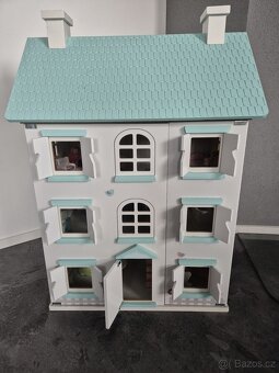 Dřevěný dětský domeček pro panenky - 3