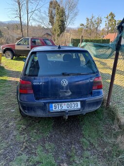Prodám Volkswagen Golf 4 1.6 LPG na náhradní díly - 3