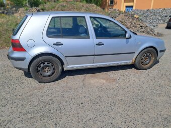 Díly z vozu vw golf 4 1.6fsi - 3