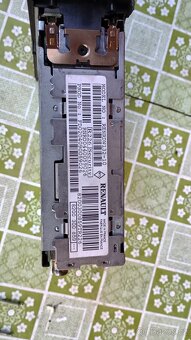 Autoradio renault laguna - 3