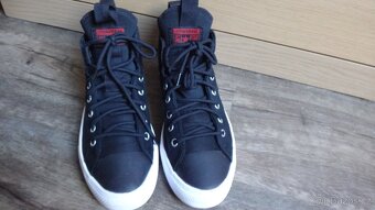 Atraktivní velmi lehké CONVERSE v.41 - top stav - 3