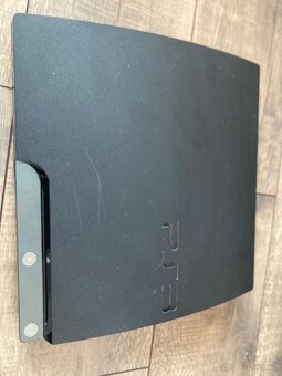 Playstation 3, dva ovladače, 14 her - 3