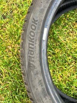 zimní Hankook Winter iCept Evo3 225/40 R19 sada - 3