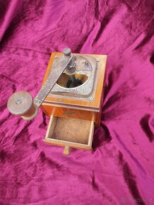 Starožitný mlýnek na kávu Leinbrock - 3