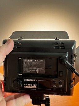 LED svítidlo Yongnuo YN300 III - WB (3200 K - 5500 K) - 3