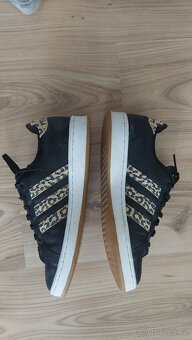 DÁMSKÉ SPORTOVNÍ BOTY - 3