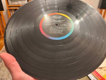 Beatles — Yesterday and Today. LP - 3