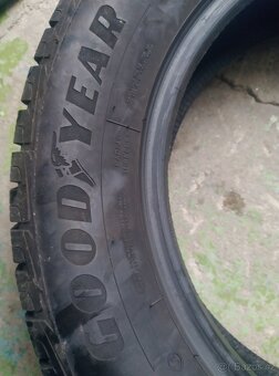 215/65/17 99V goodyear ultragrip performance + - 3