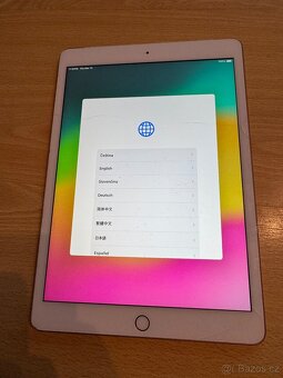 Apple iPad 8 128GB WiFi + Cellular Zlatý (2020) - 3