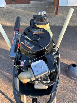 Motor Yamaha 4 HP, integrovaná nádrž, 4 takt - 3