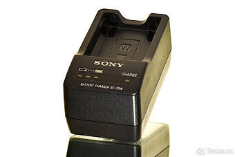 Nabíječka SONY BC-TRW pro baterie NP-FW50 - 3