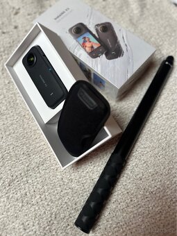 Insta360 X3 + Dárek selfie tyč - 3